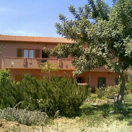 לינה וארוחת בוקר La Tavernetta Masainas